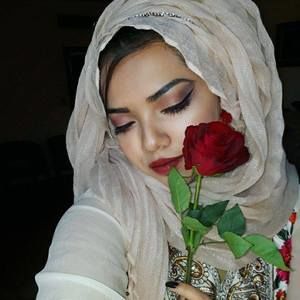 Meet your Posher, Sadika